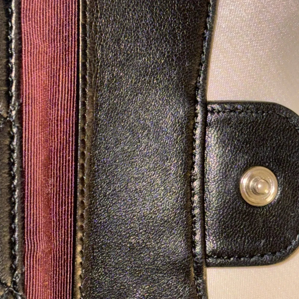 CHANEL Calfskin Black Soft Quilted Leather Key Case - Very good condition - Picture 12 of 14